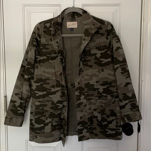 universal thread camo jacket